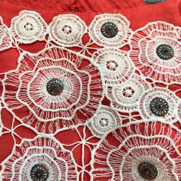 Sweet tank top with Lace Detail - Picture 3 of 6